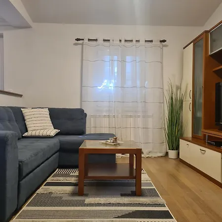Romeo Apartment Sukosan
