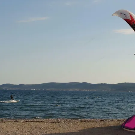 アパート Romeo Sukošan